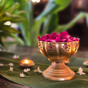 Exquisito cuenco Urli dorado con estilo tradicional contemporáneo para meditación, relajación, regalo de Navidad hecho de metal, vidrio de latón - Product Image 2