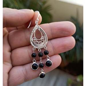 Boucles d'oreilles pendantes en argent sterling 925 faites à la main, pierre précieuse onyx noir classique, cadeau de Noël parfait pour elle - Product Image 1