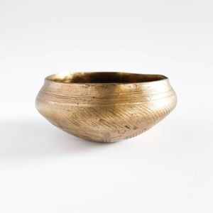 ชามเสิร์ฟทองเหลืองทำมือสุดหรูสำหรับงานเลี้ยง ผิวขัดเงาอย่างประณีต ทนทาน สวยงาม ขนาดสั่งทำได้ บรรจุภัณฑ์ตามสั่ง - Product Image 3