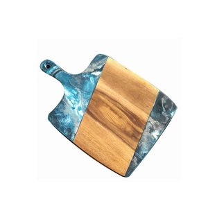 Planche à découper artisanale en forme d'ananas au design moderne et unique, avec poignée, pour diverses occasions - Product Image 2