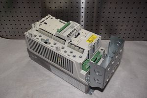 Nouveaux et originaux ACS880-01-06A6-2 + C2 + F3 + G4 AC Drives - Product Image 5