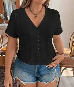 Conception polyvalente décontractée avec épissage croisé de maille à l'encolure, T-shirt de couleur unie. - Product Image 1