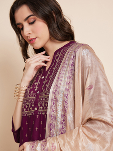 Conjuntos de pantalón y Dupatta bordados de Color Burdeos a la moda y con estilo para mujer, colección étnica lista para usar al por mayor - Product Image 4