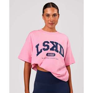 Camiseta Oversize Varsity EST de Peso Pesado - Rosa Rosado con Logotipo Frontal Azul Marino Future - Product Image 3