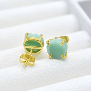 Boucle d'oreille à tige en chrysoprase, boucle d'oreille en pierre brute faite à la main, boucle d'oreille minimaliste pour femmes - Product Image 1