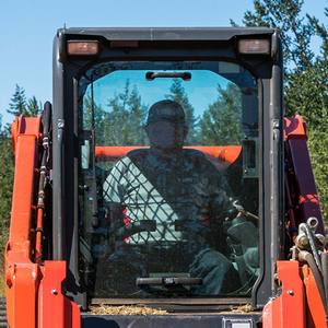 Heavy Duty Kubota Skid Steer pour la construction et l'agriculture - Product Image 4