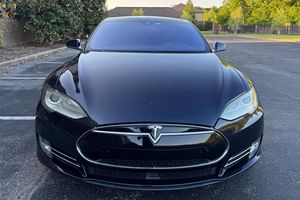 Mejor Precio de Subasta, Alta Demanda, Modelo 2015 SP85D - Product Image 4