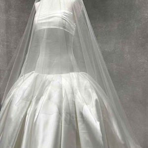 Vestido de Novia Largo Hasta el Suelo con Cuello Barco, Cola Capilla, Satinado, Moderno y Elegante, con Flores y Cristales para Mujer, Modelo NT55 - Product Image 5