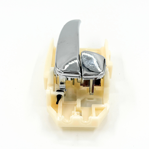 Poignée de porte intérieure chromée avant droite pour Hyundai Elantra XD 826202D000 - Product Image 2