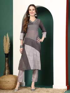 Robe d'été tendance imprimée et brodée en rayonne 100% longueur genou à manches longues, prête à porter, OEM, vente en gros à prix bas - Product Image 2