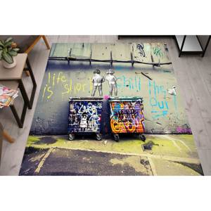 Tapis en chenille Banksy 'Life is Short' - Tapis antidérapant Street Art - Product Image 4