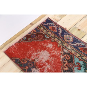 พรมตุรกีโบราณขนาดเล็ก 1.7x4.2 ฟุต (53x128 ซม.) พรมลายดอกไม้สีแดง - Product Image 5