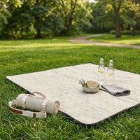 Vente en gros de tapis de pique-nique pliables, élégants, à motifs floraux, pour le camping en plein air, imperméables, résistants au sable, grands tapis de plage avec poignée