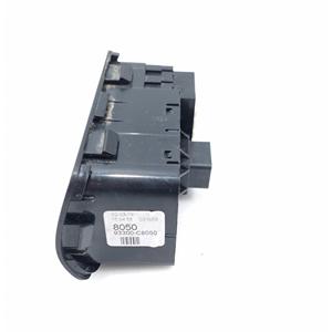 Bouton de commande ESP pour Hyundai i20 Série 93300-C8050 (20>) - Product Image 2