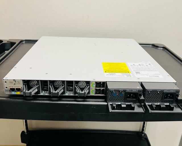 New Original C9300X-48T-E Ciscos Cata Lyst 9300X Series Switches 48-port 25G/10G/1G SFP28 Network Industrial Switch C9300X-48T-E
