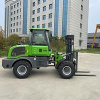3t 4t 5 Tonnen Geländestapler 4x4 4WD Gabelstapler mit Breitbau und Geländereifen für Alle Raumentypen mit Geschlossener Kabine