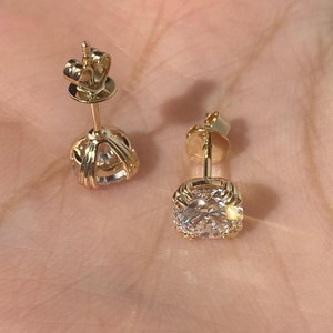 Boucles d'oreilles clous en diamant rond de 1 carat cultivé en laboratoire, or massif 14 carats, diamant rond taille brillant, boucles d'oreilles à fermoir poussoir, forme circulaire, port quotidien - Product Image 4