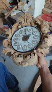 Reloj de pared de madera atemporal de diseño superior Diseño clásico con artesanía de larga duración para uso diario a la venta - Product Image 2