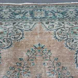 Alfombra Vintage de 5.1x8.2 pies, Alfombra Turca Grande, Alfombra Marroquí de Lana Azul Marrón - Product Image 5