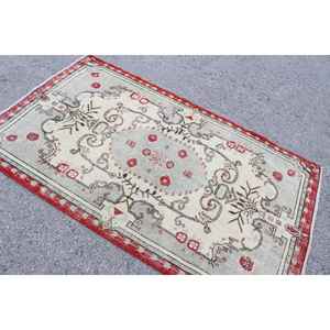 Alfombra Vintage, Alfombra Turca de 3.9x6.5 pies, Alfombra de Lana con Diseño Floral Rojo y Gris - Product Image 4