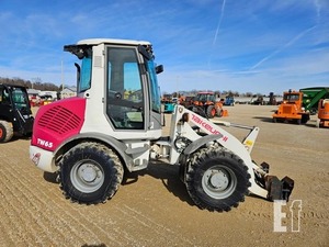รถตักหน้าขุดหลัง TAKEUCHI TW65  น้ำหนักบรรทุก 45 ตัน รถตักล้อยางแบบสกิดสเตียร์ - Product Image 6