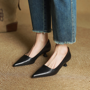 Mocassins plats pratiques pour femmes, faciles à enfiler, confortables, à semelle souple, essentiels pour la marche, chaussures plates pour femmes. - Product Image 3