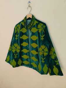 Veste en velours brodée Suzani, faite à la main, verte, style folklorique, manteau ethnique bohème, veste tendance pour femme, veste indienne, grossiste - Product Image 3