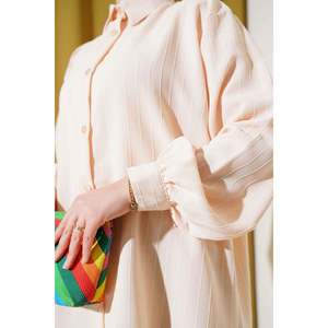 เสื้อลาย LINDA OVERSIZE สีเบจ - Product Image 3