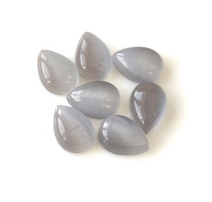 Venta al por mayor de cabujones de piedra lunar gris de vidrio sintético en forma de pera, de 3x4mm-30x40mm, con parte trasera plana, gemas sueltas con efecto de juego de color/abrillantamiento para la fabricación de joyas - Product Image 1