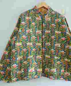 Manteau réversible matelassé fait à la main de style bohème pour femmes manches longues veste bloc à imprimé floral rouge manteau d'hiver remplissage en coton - Product Image 2