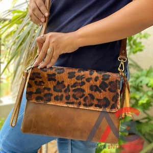 Bolso de piel de vaca con pelo de Animal para mujer, pochette de piel de vaca - Product Image 1