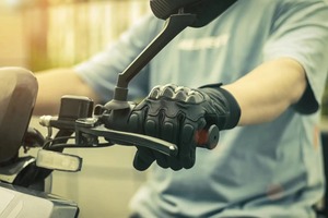 Guantes de moto de materiales personalizados para hombre y mujer con diseño de logotipo personalizado Guante de moto de carreras con rango bajo - Product Image 5