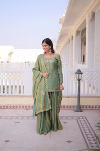 Conjunto Premium de Diseñador Fendy Crush: Top, Sharara y Dupatta con Bordado de Lentejuelas Zari, Kurti Fendy Crush con Traje Sharara - Product Image 3