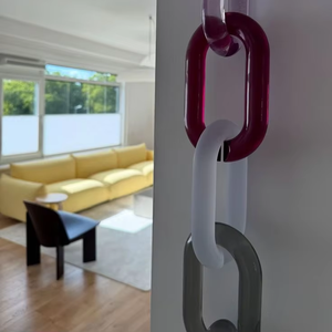 Cadena de Eslabones de Resina Transparente Grande y Colorida para Decoración de Pared, para Proyectos Personalizados por Abdul Rehman Enterprises - Product Image 1