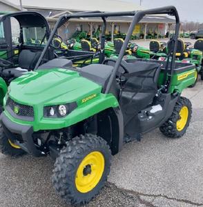 Véhicule utilitaire John Deere Gator XUV560, conçu pour le travail lourd et des trajets fluides. Livraison rapide. Achetez maintenant. Qualité supérieure. Performances optimales. - Product Image 6