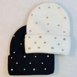 Bonnets d'hiver de qualité supérieure, logo brodé personnalisé, bonnet en tricot sport avec strass pour enfants, bonnets jacquard à lettres - Product Image 1