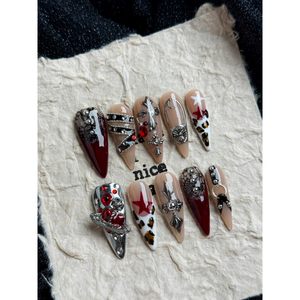 Crimson Rebellion Press-On Nail Art: Design elegante e audace per l'arricchimento delle unghie - Product Image 1