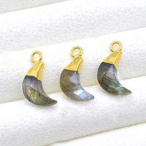 Colgante de Labradorita en Forma de Media Luna, Chapado en Oro, Amuleto de Piedra Preciosa, Colgante Pequeño Hecho a Mano para Joyería DIY y Regalo de San Valentín - Product Image 1