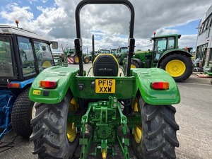 Tractores agrícolas Johhn Deere 5055E con bomba de engranajes de motor central y componentes de rodamiento Tipo de tractor de rueda - Product Image 4