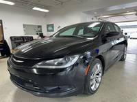 Meilleure Offre de Gros : Voitures d'Occasion Chrysler 200 AWD S Berline 4 Portes à Vendre.