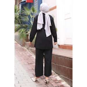 Conjunto Casual con Detalles de Piedras Brillantes, Negro 19264 XS, Largo Midi - Product Image 4