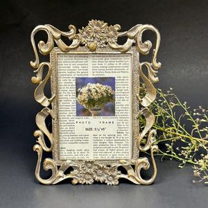 Cadre photo décoratif en métal pour une décoration intérieure chic, cadeau idéal pour les mariages, les anniversaires et l'affichage sur le bureau - Product Image 4