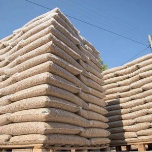 Pellets de Madera de Pino de Primera Calidad, Certificación EN Plus-A1, Bolsas de 15 kg y Producto de Pellets de Madera de Primera Categoría - Product Image 3