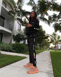 Chándal de mujer a precio barato, superventas 2025, logotipo personalizado, Fitness, correr, transpirable, sostenible, chándales para mujer, OEM - Product Image 2