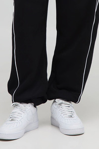 Jogging de sport décontracté pour homme personnalisé OEM avec passepoil Pantalon de survêtement de fitness et de streetwear à séchage rapide lourd pour hommes - Product Image 3