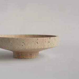 Cuenco de piedra travertino con pedestal y diseño moderno de borde ancho, perfecto para decoración de lujo, exhibición de frutas y estilo de hogar atemporal. - Product Image 3