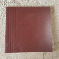 Carreaux de sol extérieurs modernes semi-porcelaine haute résistance 300x300mm TERRACOTTA STEP couleur rouge, finition mate résistante aux acides