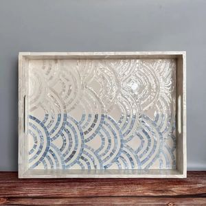 Plateau à balai en bois moderne conçu pour la décoration élégante de la maison et une présentation de table charmante avec une texture perlée - Product Image 2