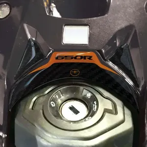 Adesivo 3D per Serbatoio Moto, Logo 3D Personalizzabile, Protezione Area Chiave di Accensione Compatibile con Honda CBR 650 R - Product Image 1
