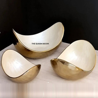 Bol décoratif tendance en acier inoxydable et laiton, forme de feuille unique, finition brillante, texture martelée